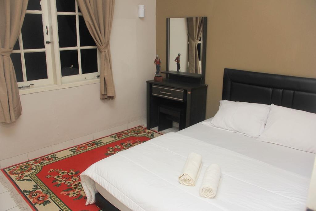 Pele Guesthouse Bandung Exterior foto
