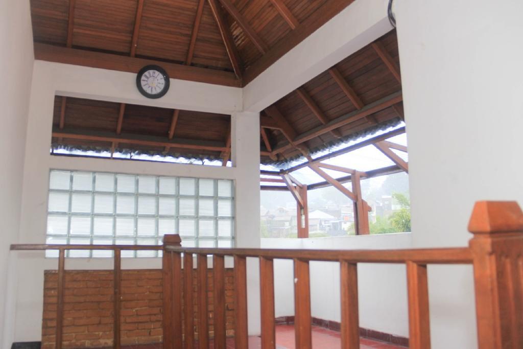 Pele Guesthouse Bandung Exterior foto