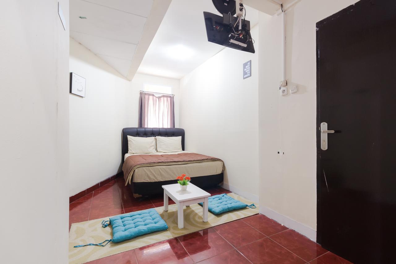 Pele Guesthouse Bandung Exterior foto